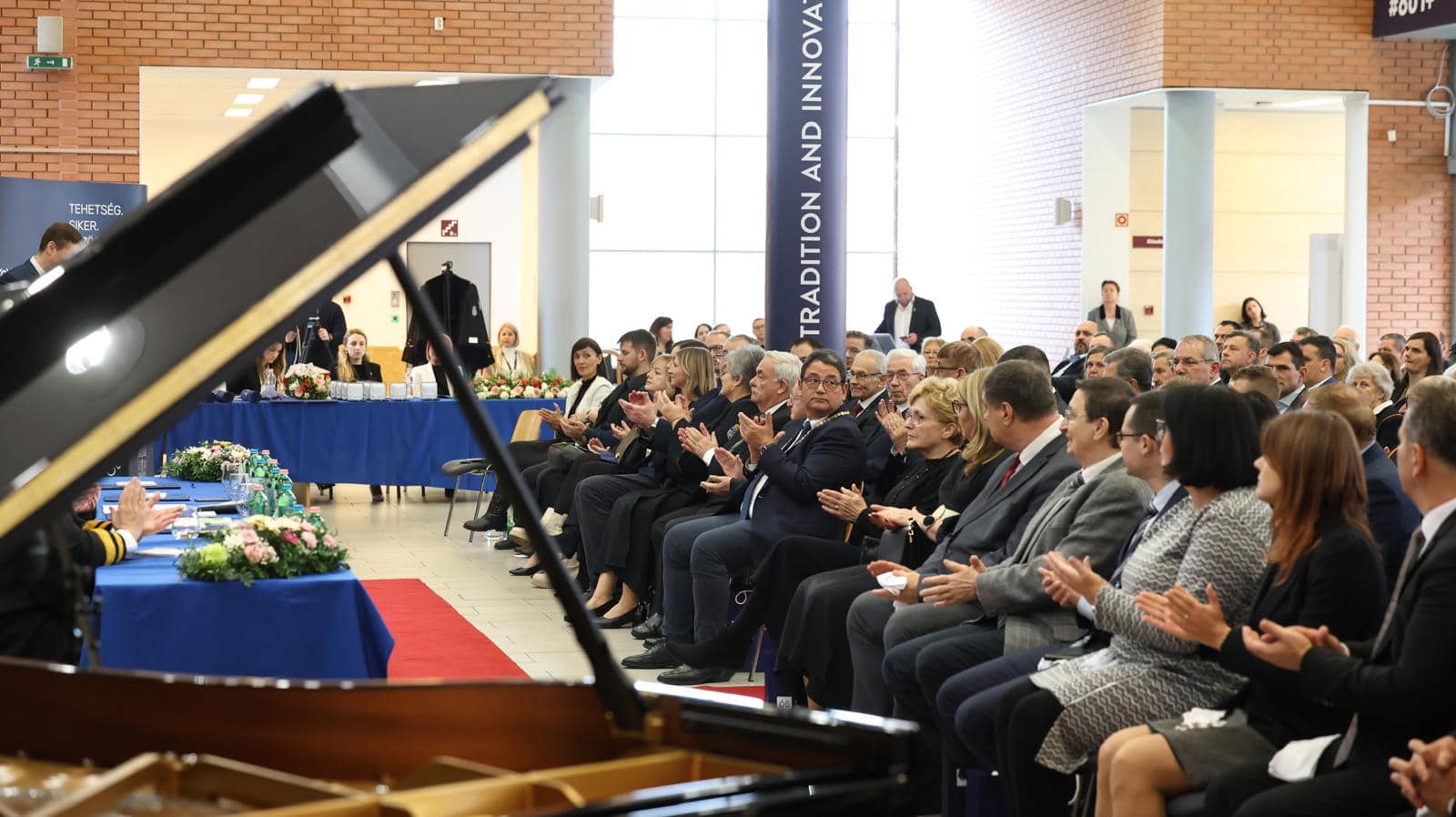 The attendees at the University's Anniversary Event